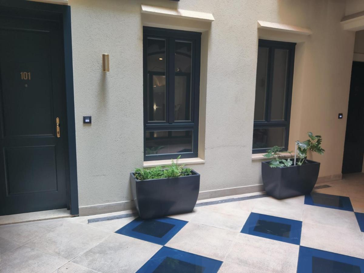 One One Two Hotel Valletta Exterior photo